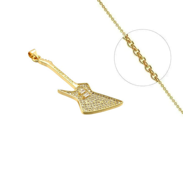Goldkette und E-Gitarren-Anhänger mit eingefassten Zirkoniasteinen